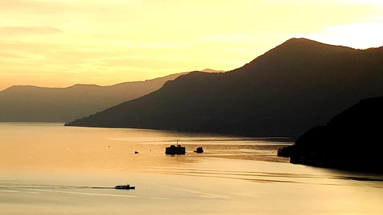 Sole & Lago-Lake Maccagno Luaran gambar