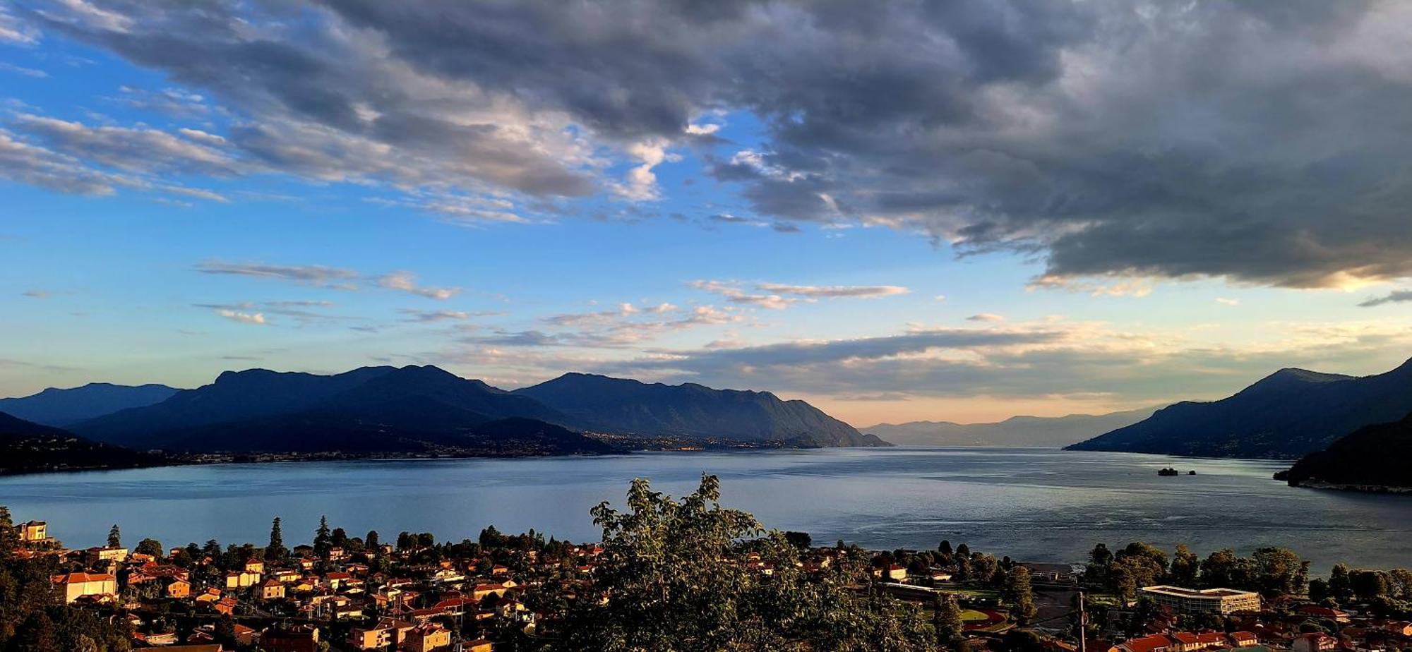 Sole & Lago-Lake Maccagno Luaran gambar