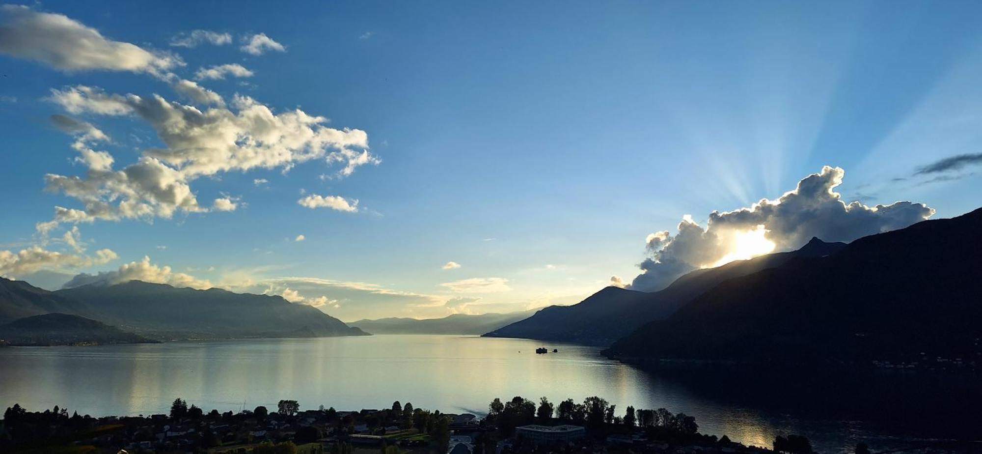 Sole & Lago-Lake Maccagno Luaran gambar
