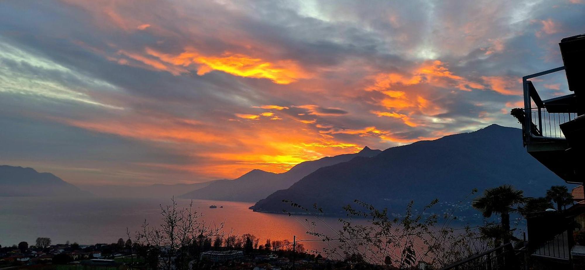 Sole & Lago-Lake Maccagno Luaran gambar